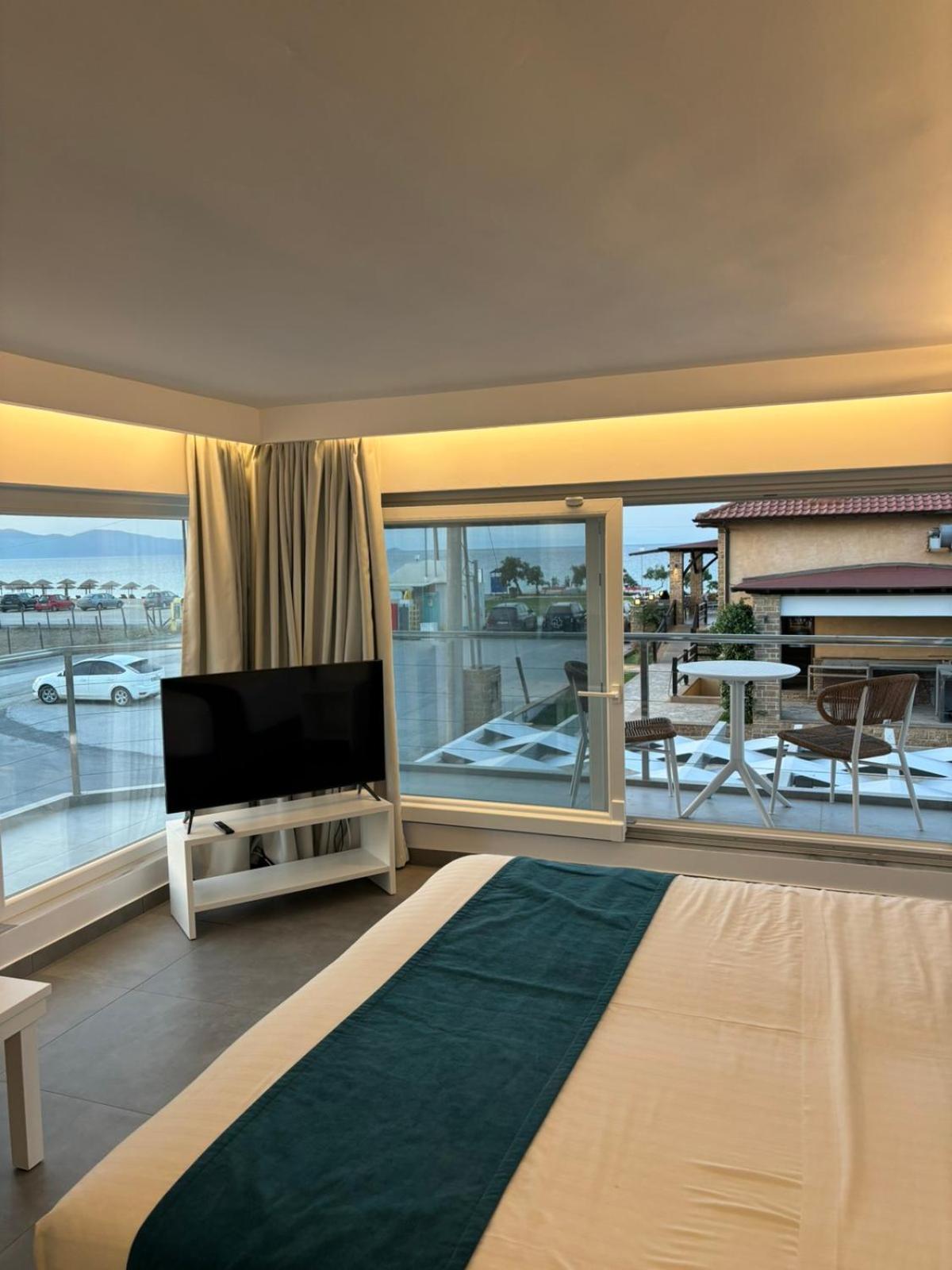 Ocean Blue Suites Ierissós Bilik gambar