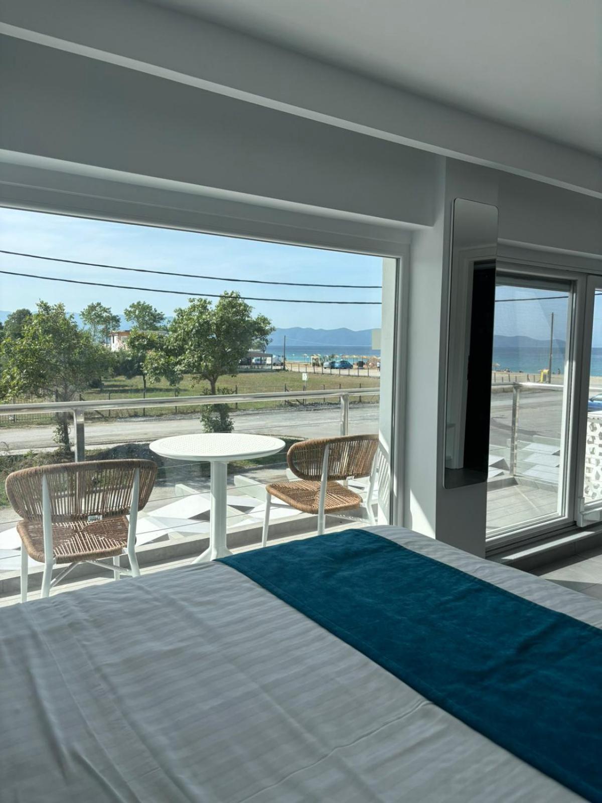 Ocean Blue Suites Ierissós Luaran gambar